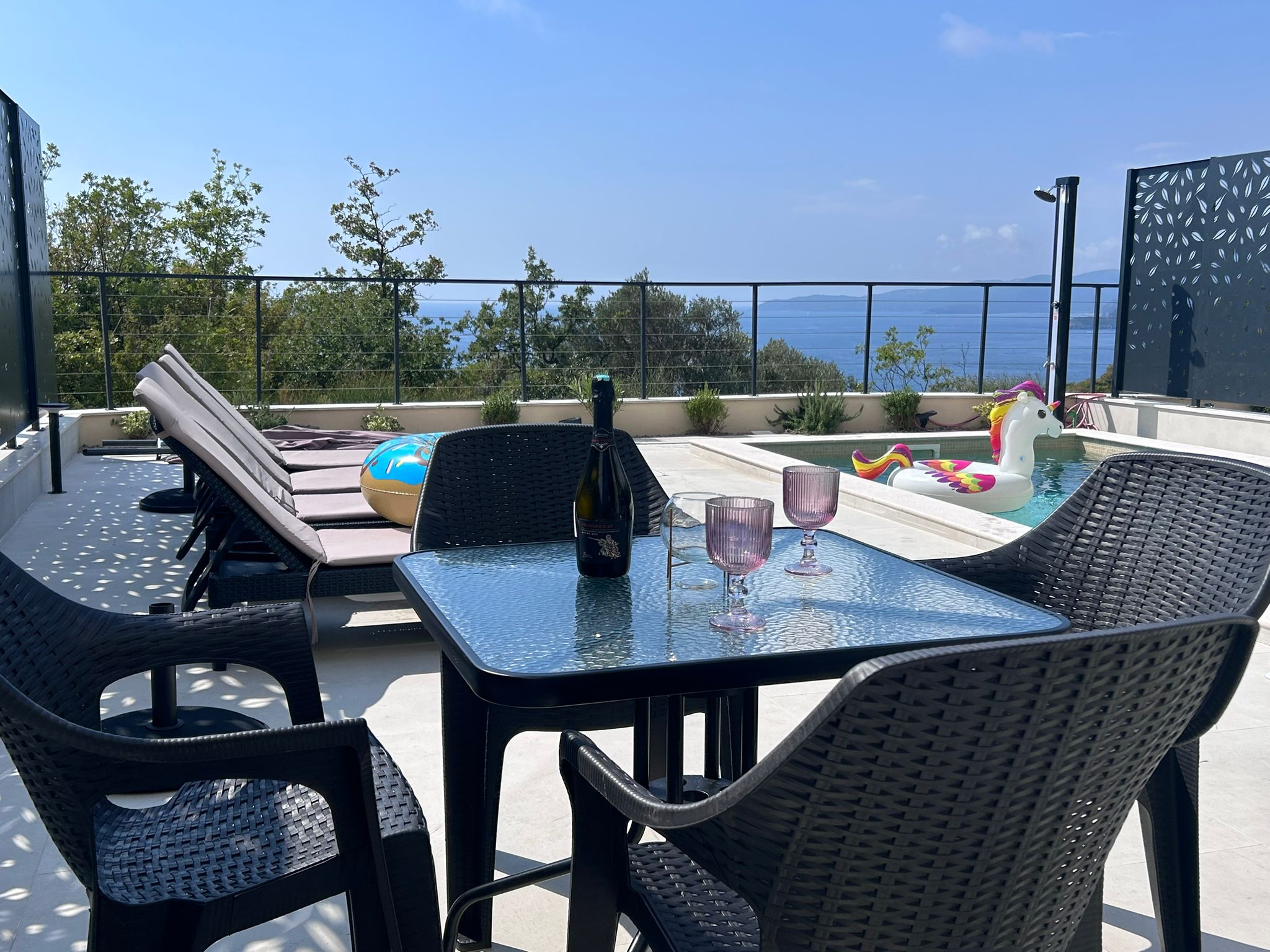 Patio 2-2