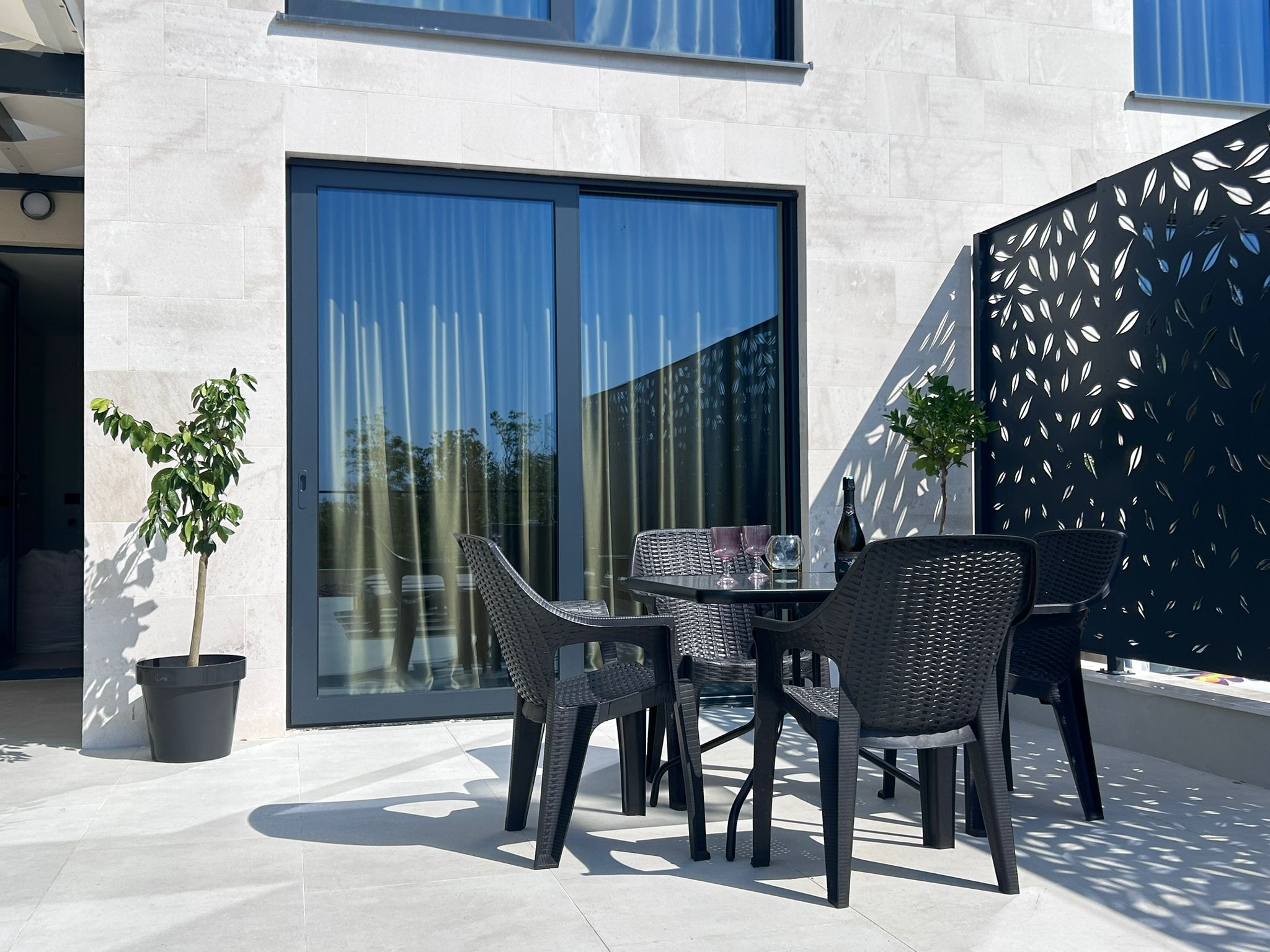 Patio 2-3